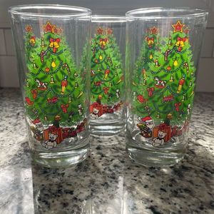Vintage 1985 christmas by‎ carlton glasses